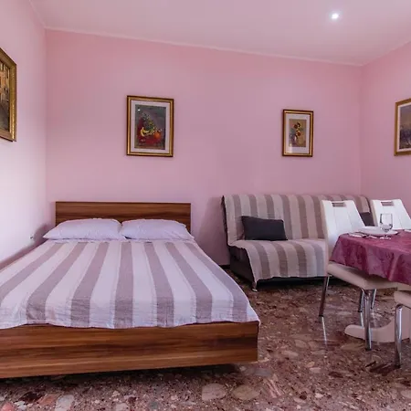 Beautiful In With 1 Bedrooms And Wifi Apartmán