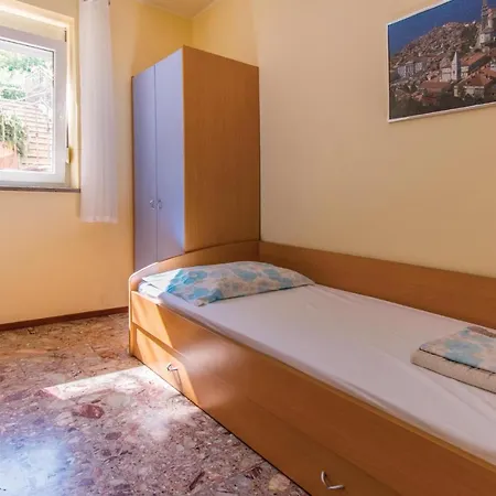 Apartmán Beautiful In With 1 Bedrooms And Wifi