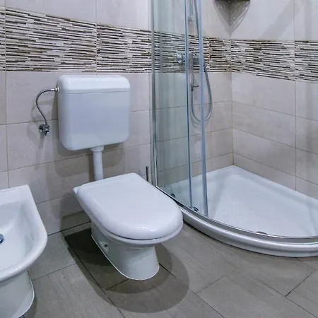 Beautiful In With 1 Bedrooms And Wifi